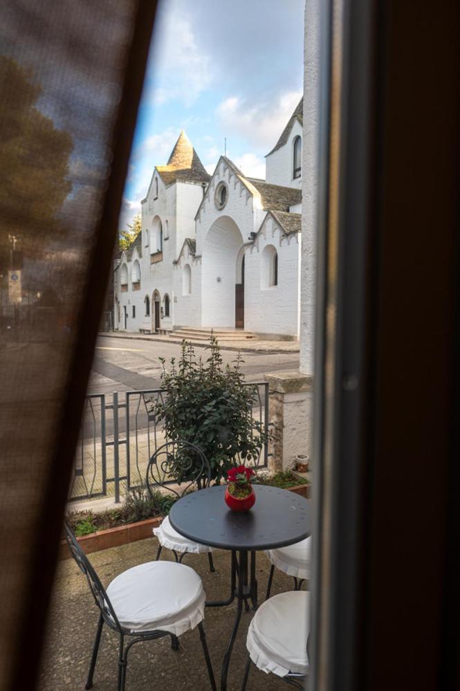 Dea Luxury Casa Vacanze- Zona Chiesa A Trullo - Альберобелло Экстерьер фото