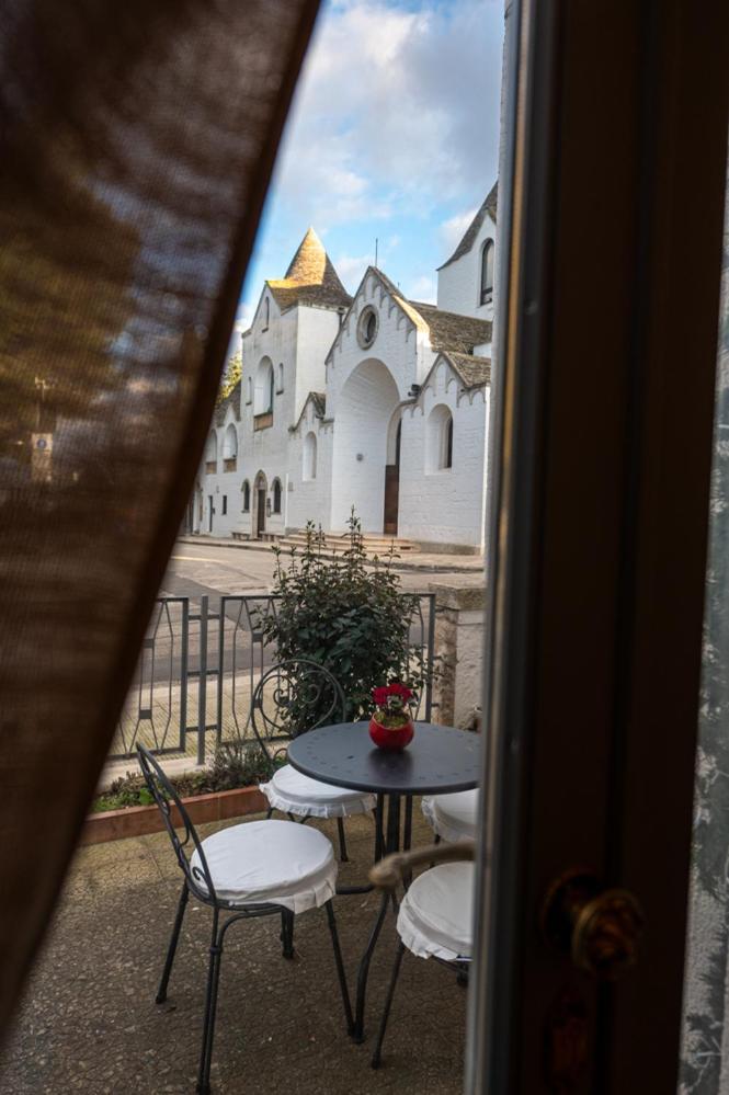 Dea Luxury Casa Vacanze- Zona Chiesa A Trullo - Альберобелло Экстерьер фото